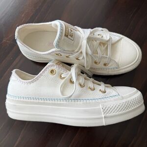 Size 7 - Converse Chuck Taylor All Star Lift Platform Low Totally Neutral W